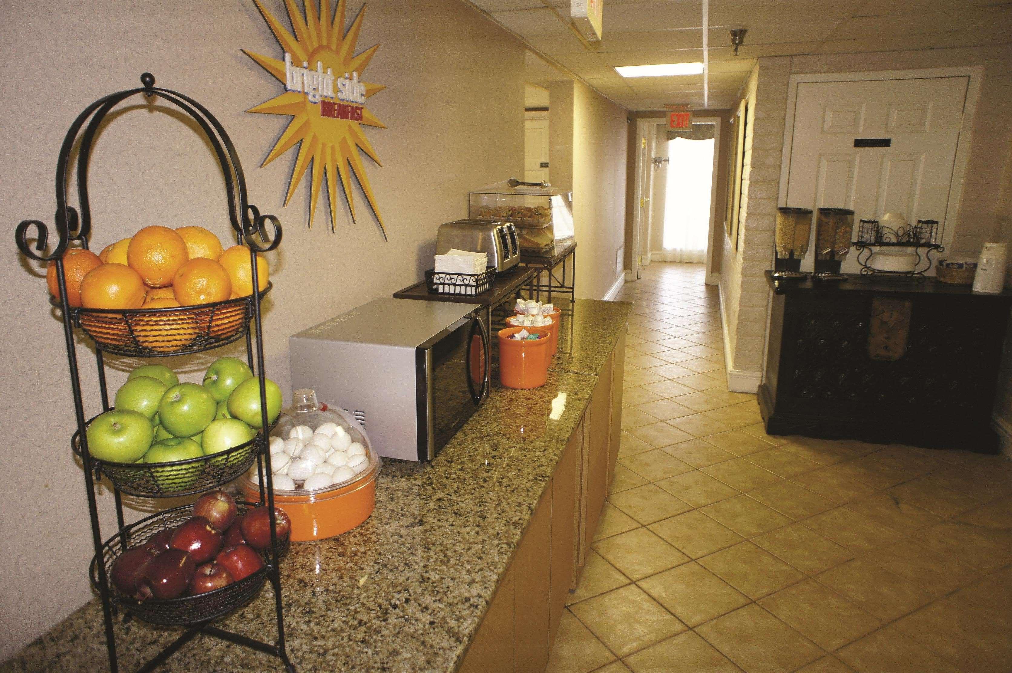 La Quinta Inn By Wyndham Norfolk Virginia Beach Esterno foto