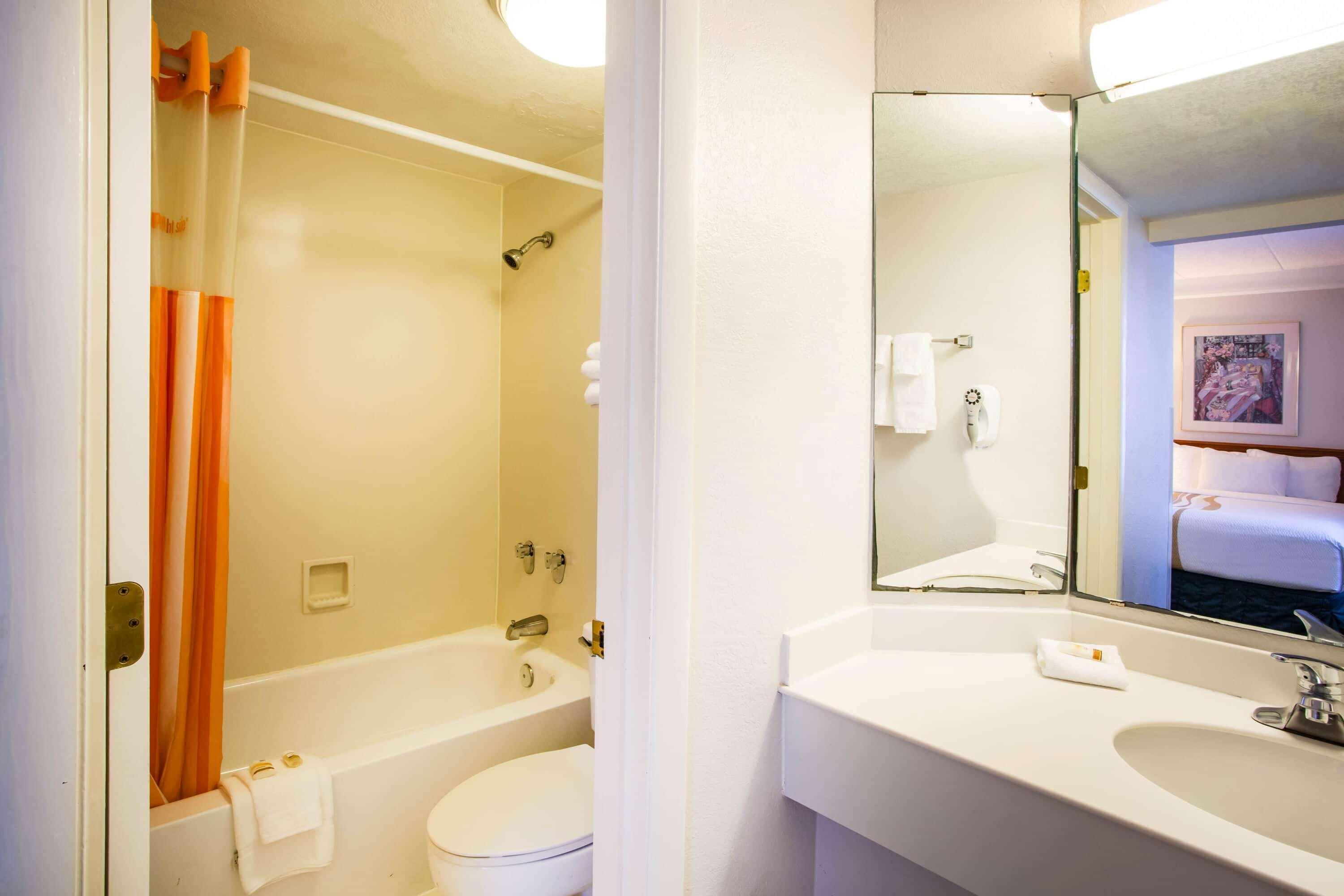 La Quinta Inn By Wyndham Norfolk Virginia Beach Esterno foto