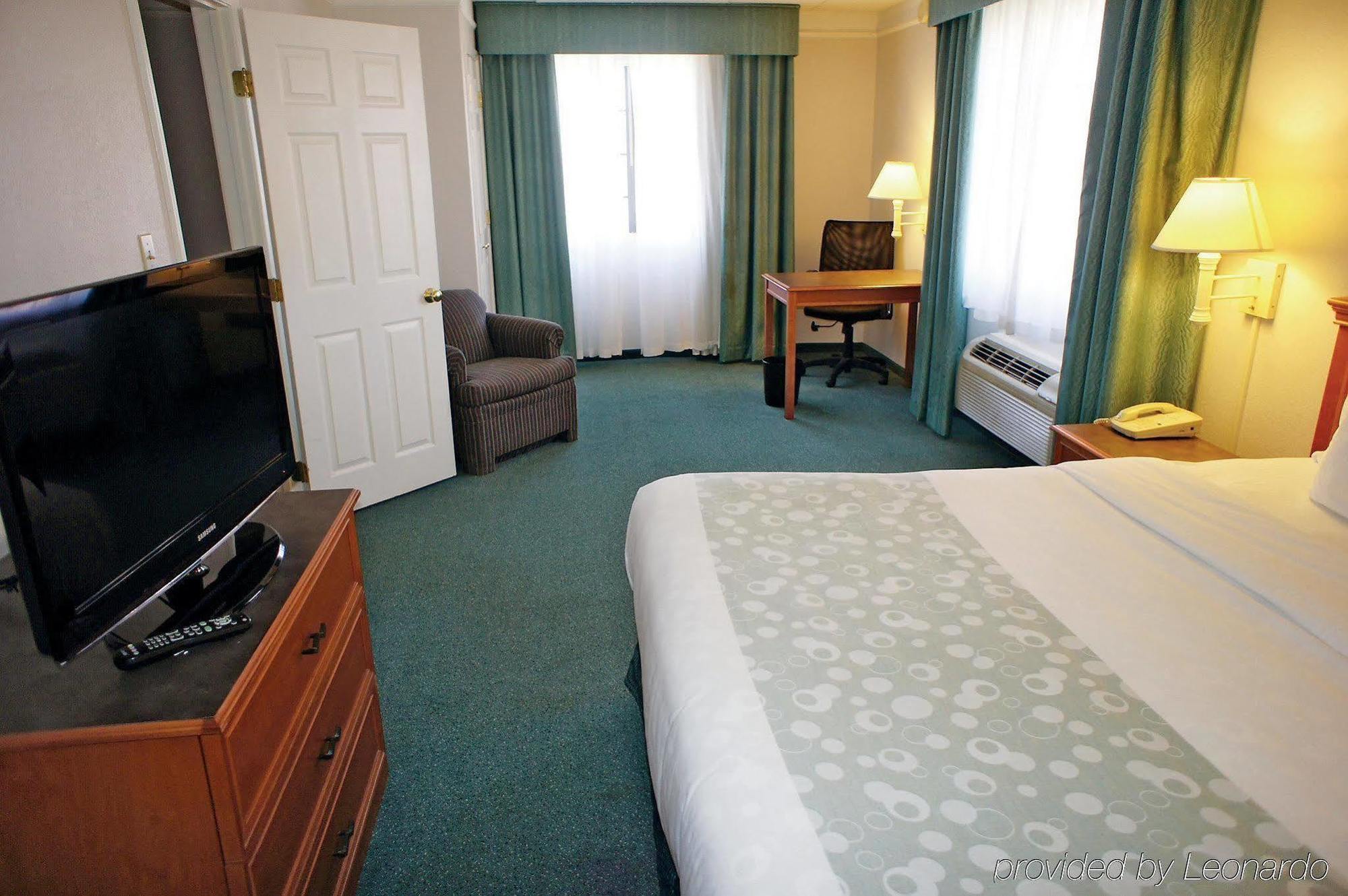 La Quinta Inn By Wyndham Norfolk Virginia Beach Esterno foto